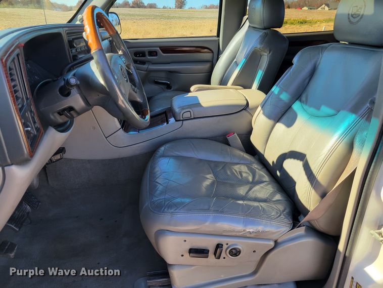 image for item IV9599 2004 Cadillac Escalade EXT  Crew Cab pickup truck