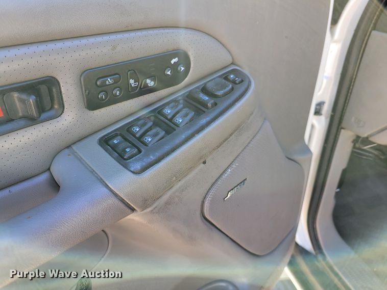 image for item IV9599 2004 Cadillac Escalade EXT  Crew Cab pickup truck