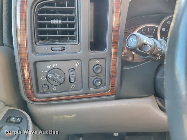 image for item IV9599 2004 Cadillac Escalade EXT  Crew Cab pickup truck