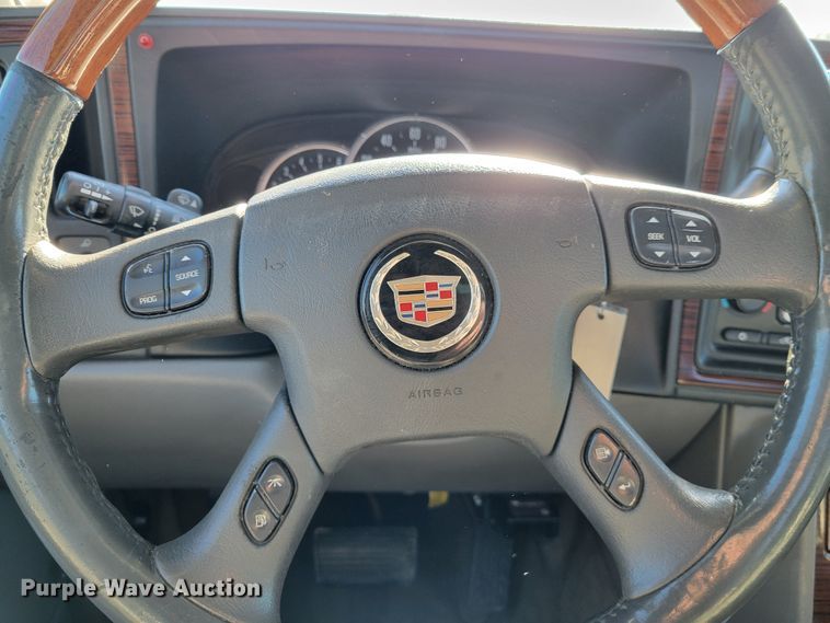 image for item IV9599 2004 Cadillac Escalade EXT  Crew Cab pickup truck