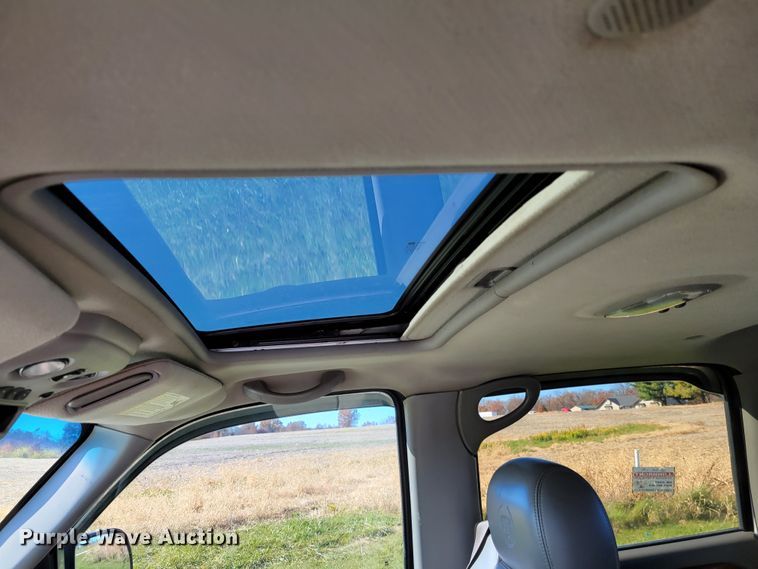 image for item IV9599 2004 Cadillac Escalade EXT  Crew Cab pickup truck