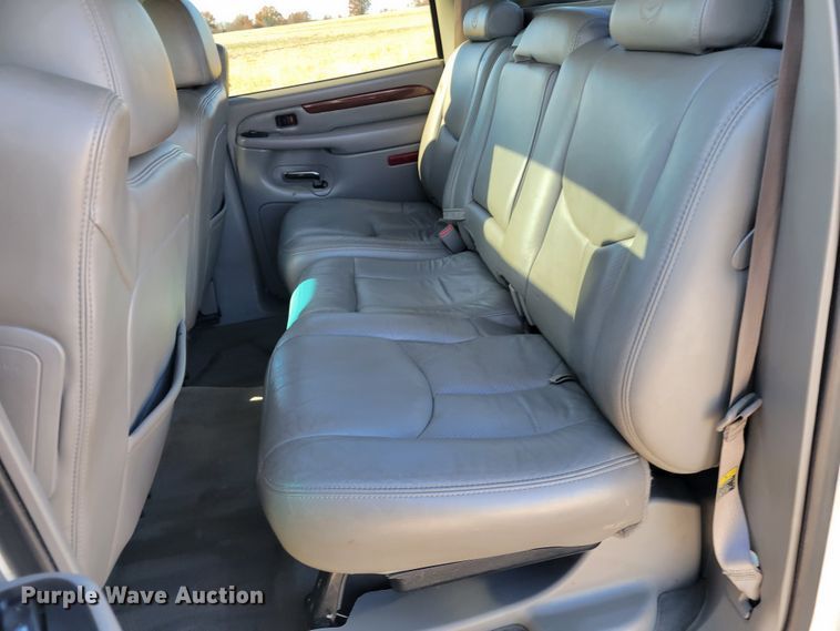 image for item IV9599 2004 Cadillac Escalade EXT  Crew Cab pickup truck