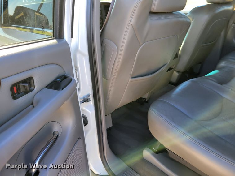 image for item IV9599 2004 Cadillac Escalade EXT  Crew Cab pickup truck