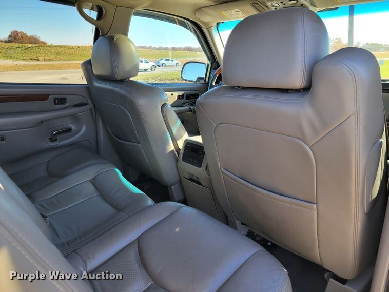 image for item IV9599 2004 Cadillac Escalade EXT  Crew Cab pickup truck