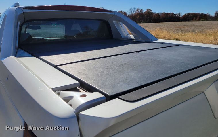 image for item IV9599 2004 Cadillac Escalade EXT  Crew Cab pickup truck