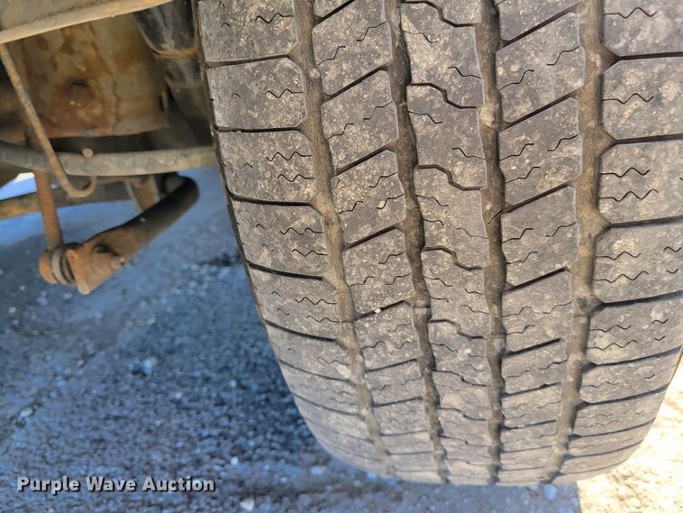 image for item IV9599 2004 Cadillac Escalade EXT  Crew Cab pickup truck