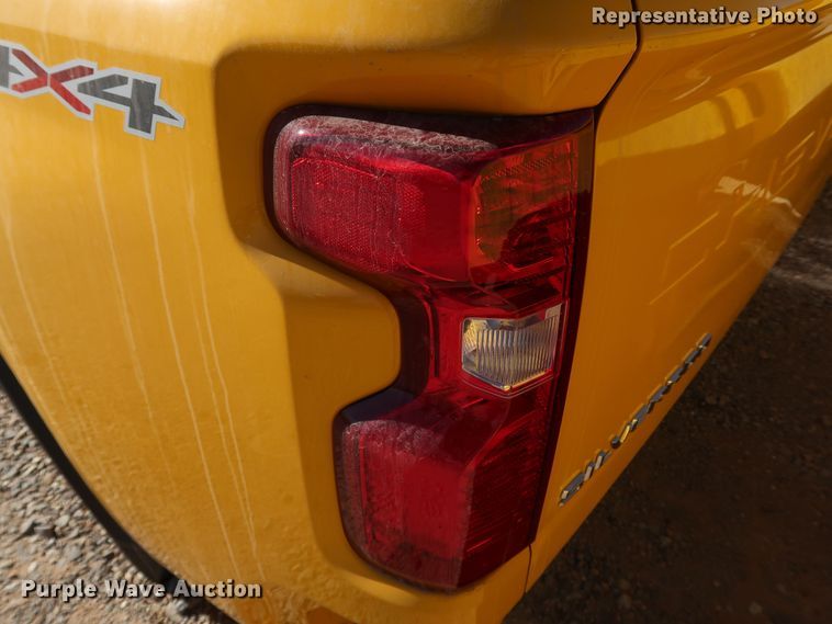 image for item IY9035 2021 Chevrolet Silverado  pickup truck bed