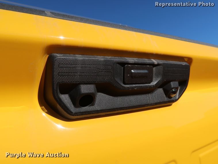 image for item IY9038 2021 Chevrolet Silverado  pickup truck bed