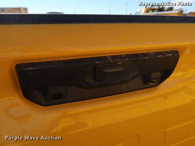 image for item IY9041 2021 Chevrolet Silverado  pickup truck bed