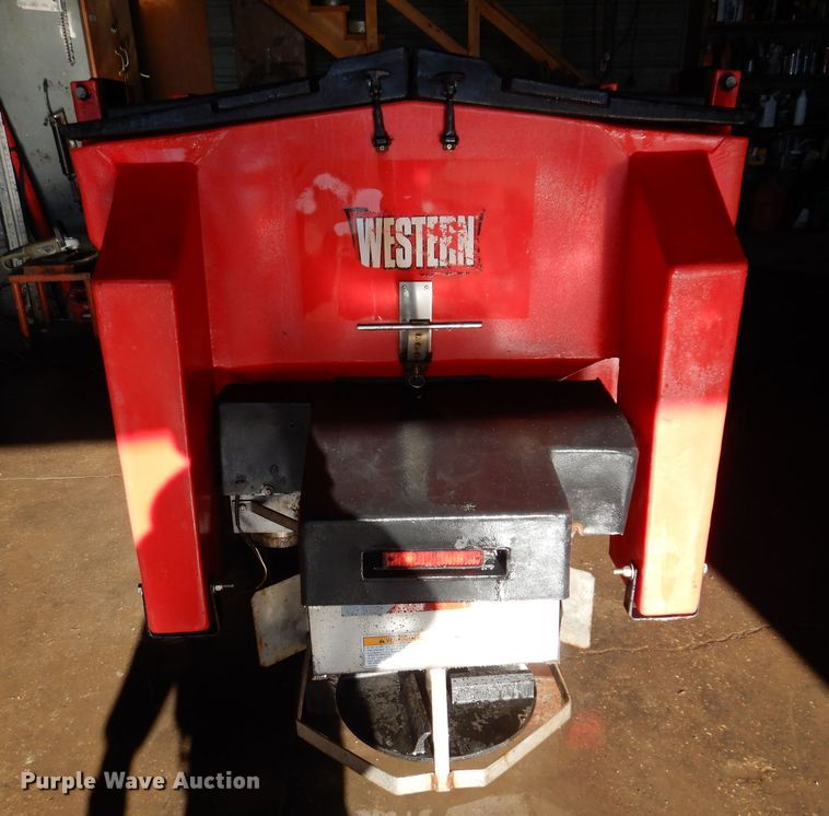 image for item JH9900 2002 Western Tornado  poly spreader