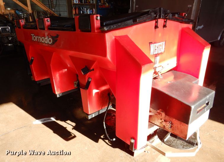 image for item JH9900 2002 Western Tornado  poly spreader