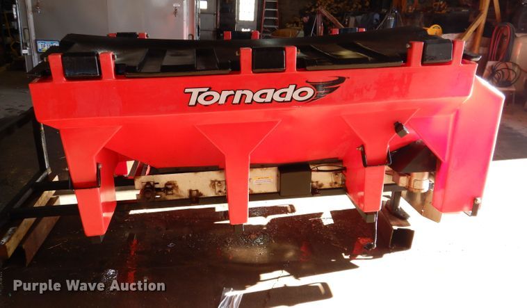 image for item JH9900 2002 Western Tornado  poly spreader