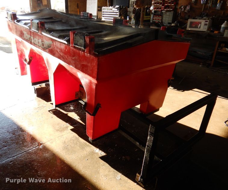 image for item JH9900 2002 Western Tornado  poly spreader