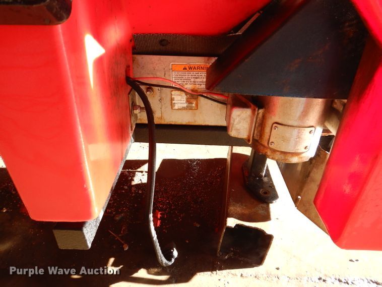 image for item JH9900 2002 Western Tornado  poly spreader