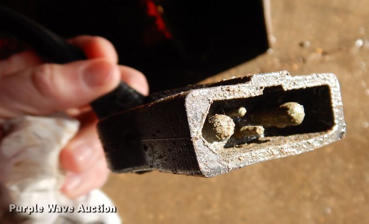 image for item JH9900 2002 Western Tornado  poly spreader