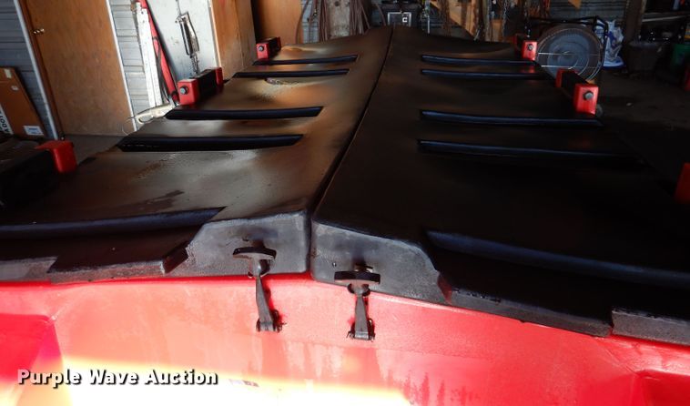 image for item JH9900 2002 Western Tornado  poly spreader