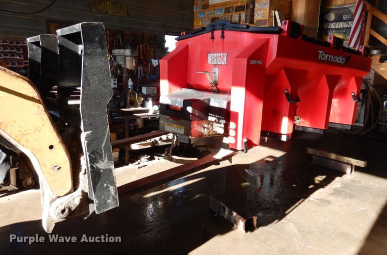 image for item JH9900 2002 Western Tornado  poly spreader