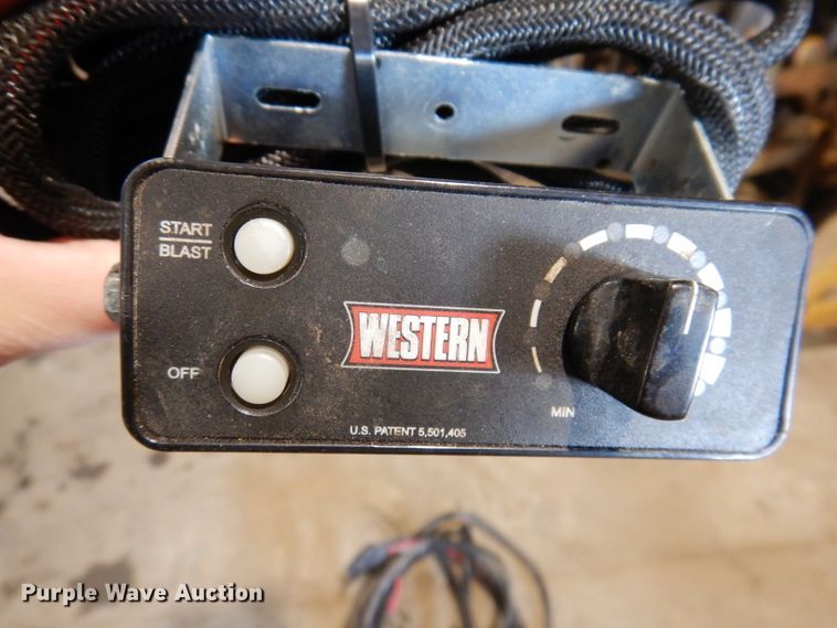 image for item JH9900 2002 Western Tornado  poly spreader