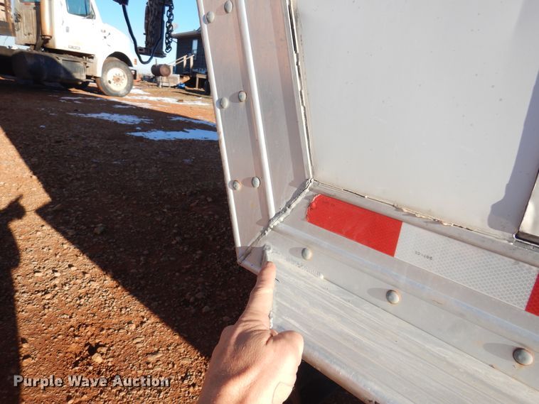 image for item JJ9734 2004 Kiefer Built Genesis X-480  livestock trailer