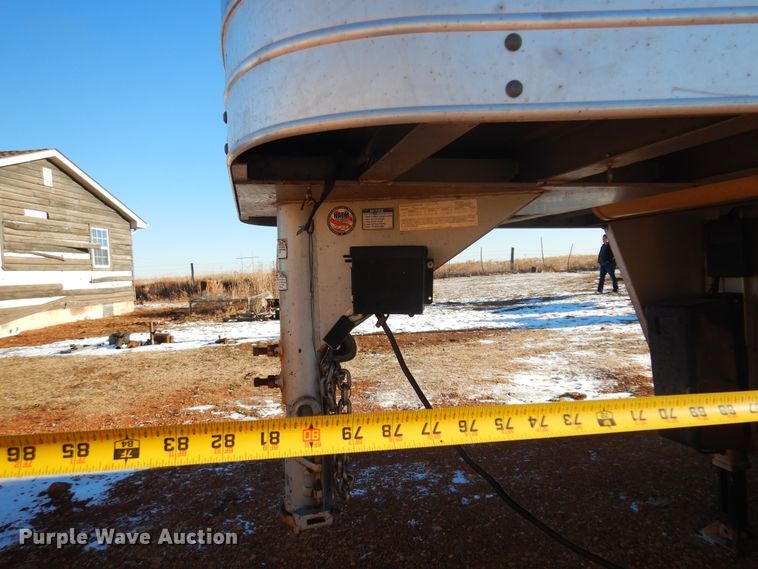 image for item JJ9734 2004 Kiefer Built Genesis X-480  livestock trailer