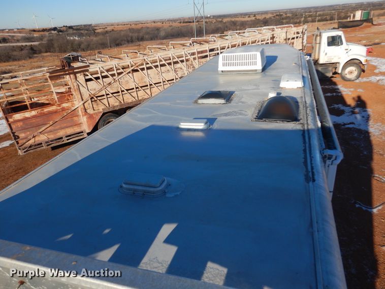 image for item JJ9734 2004 Kiefer Built Genesis X-480  livestock trailer