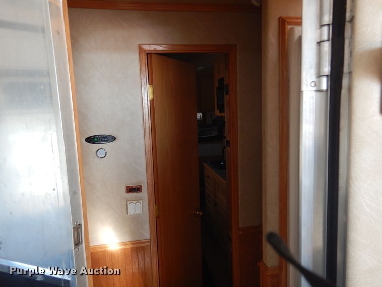 image for item JJ9734 2004 Kiefer Built Genesis X-480  livestock trailer