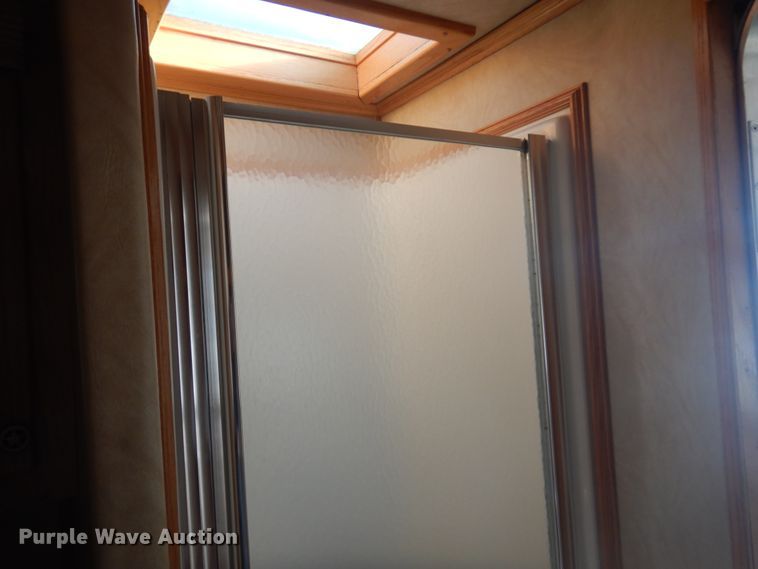 image for item JJ9734 2004 Kiefer Built Genesis X-480  livestock trailer