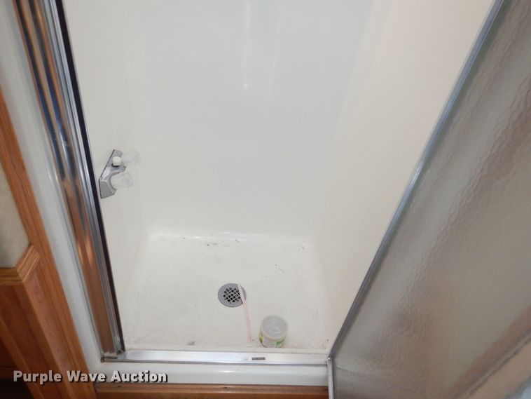 image for item JJ9734 2004 Kiefer Built Genesis X-480  livestock trailer