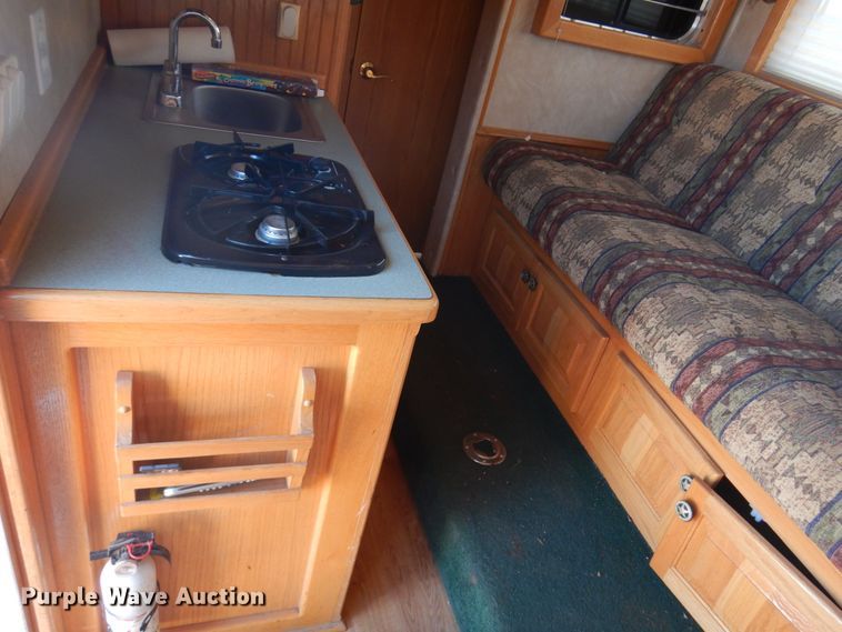 image for item JJ9734 2004 Kiefer Built Genesis X-480  livestock trailer