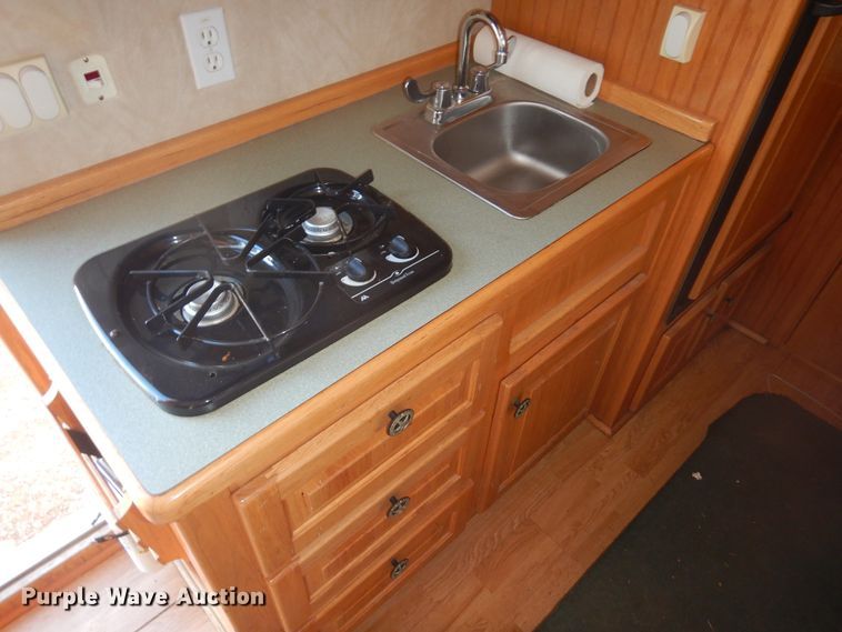 image for item JJ9734 2004 Kiefer Built Genesis X-480  livestock trailer