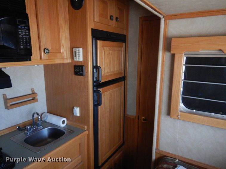 image for item JJ9734 2004 Kiefer Built Genesis X-480  livestock trailer