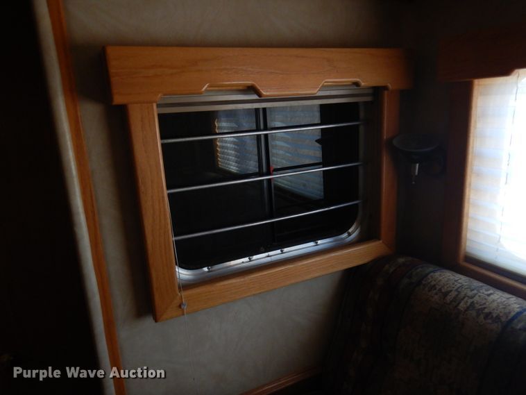 image for item JJ9734 2004 Kiefer Built Genesis X-480  livestock trailer