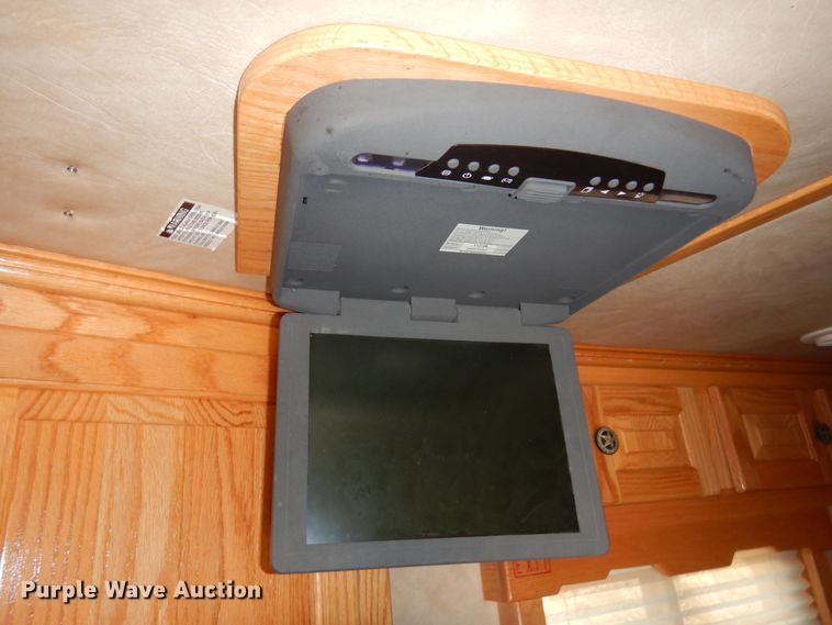 image for item JJ9734 2004 Kiefer Built Genesis X-480  livestock trailer