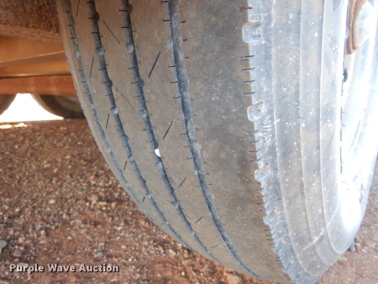 image for item JJ9734 2004 Kiefer Built Genesis X-480  livestock trailer