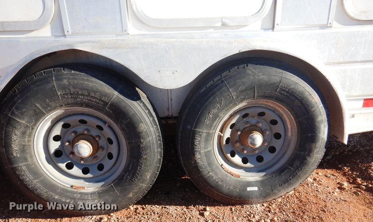 image for item JJ9734 2004 Kiefer Built Genesis X-480  livestock trailer