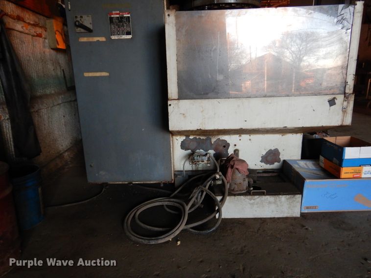 image for item JJ9769 Haas Mycenter-2  CNC mill