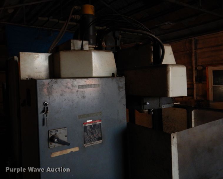 image for item JJ9769 Haas Mycenter-2  CNC mill