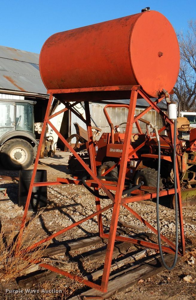 image for item JJ9773 Fuel tank