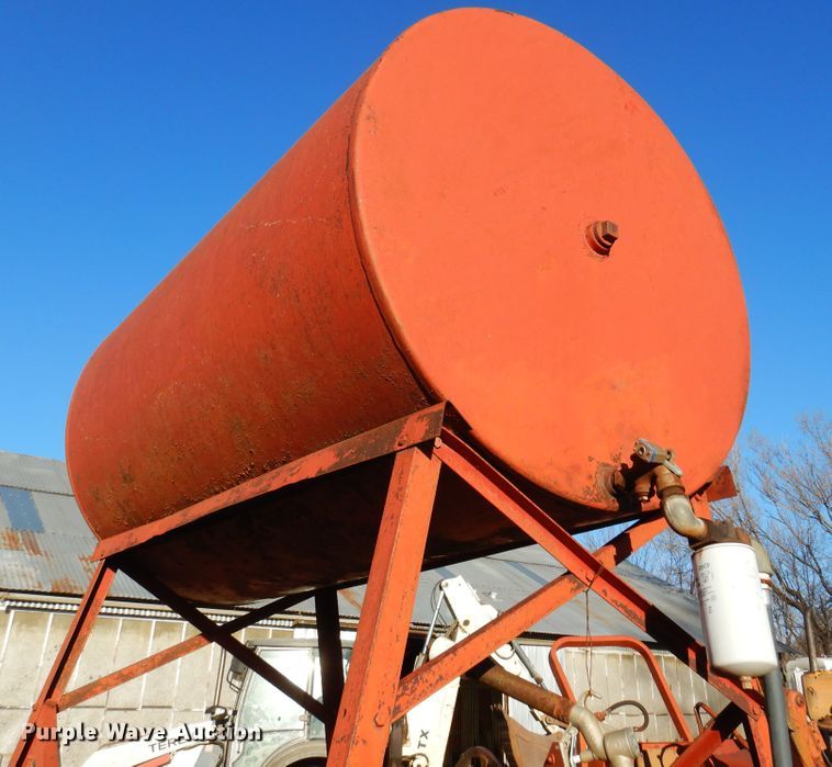 image for item JJ9773 Fuel tank