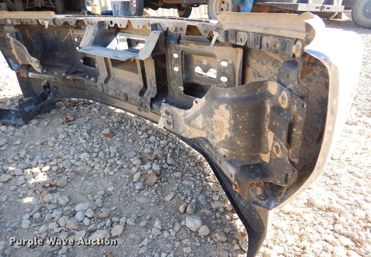 image for item JJ9804 Pickup truck bumper