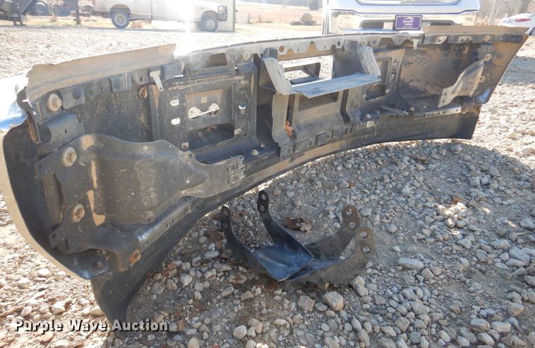 image for item JJ9804 Pickup truck bumper