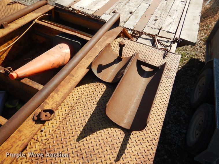 image for item JJ9808 1988  Shop built equipment trailer