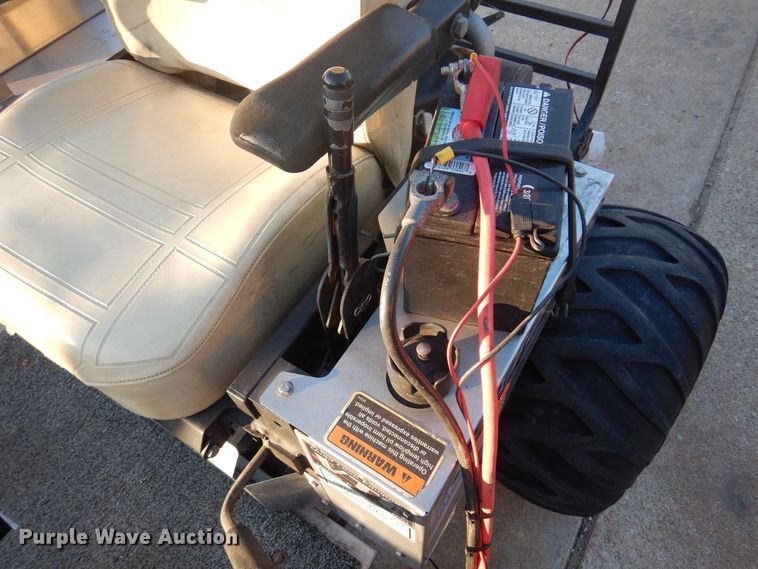 image for item JJ9814 Dixie Chopper XT3300  ZTR lawn mower