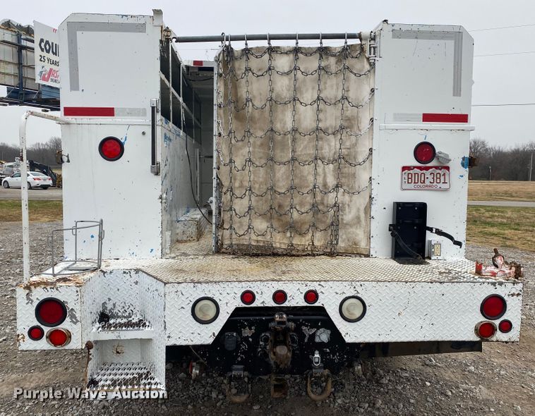 image for item JN9126 2005 Freightliner FL70  utility / service truck