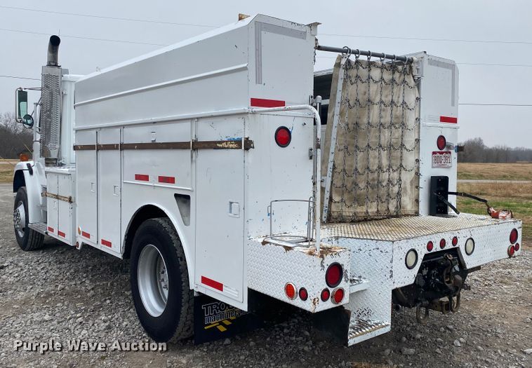 image for item JN9126 2005 Freightliner FL70  utility / service truck