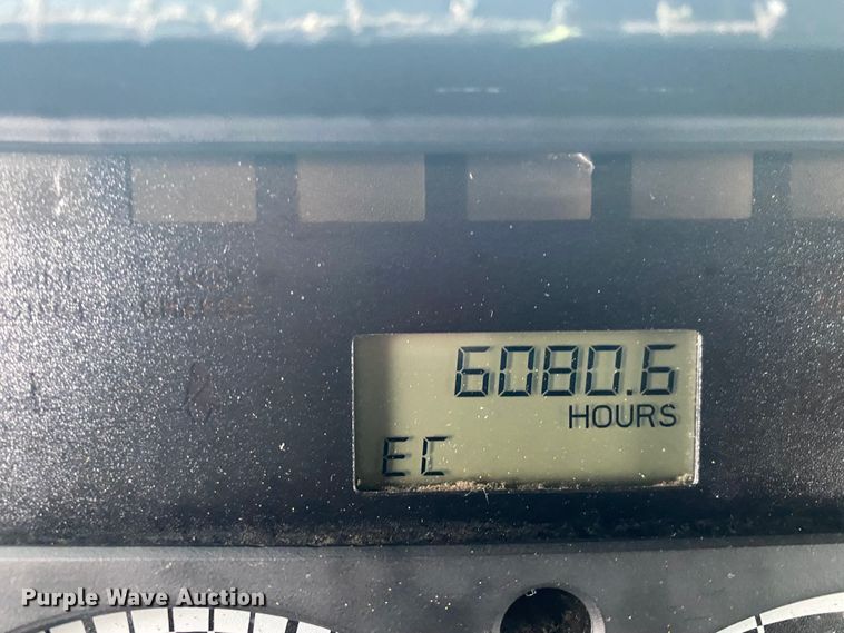 image for item JN9126 2005 Freightliner FL70  utility / service truck