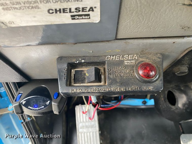 image for item JN9126 2005 Freightliner FL70  utility / service truck