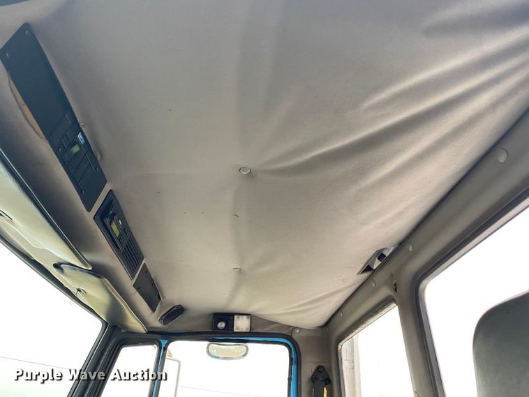 image for item JN9126 2005 Freightliner FL70  utility / service truck