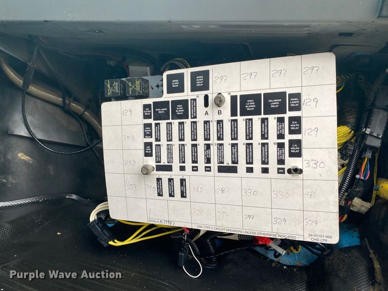 image for item JN9126 2005 Freightliner FL70  utility / service truck