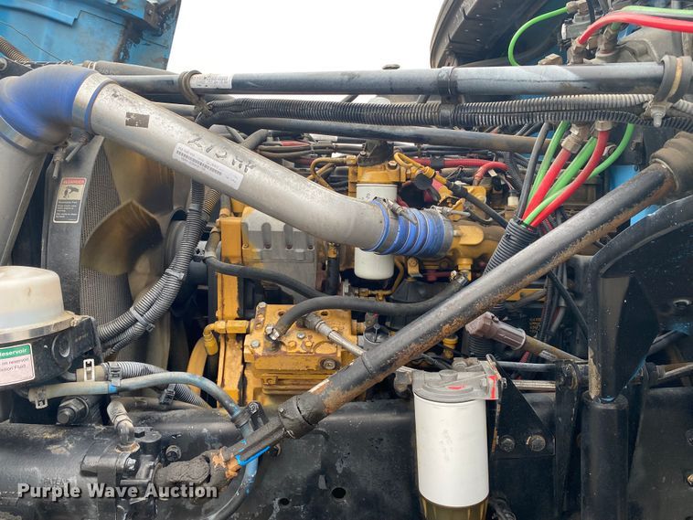 image for item JN9126 2005 Freightliner FL70  utility / service truck